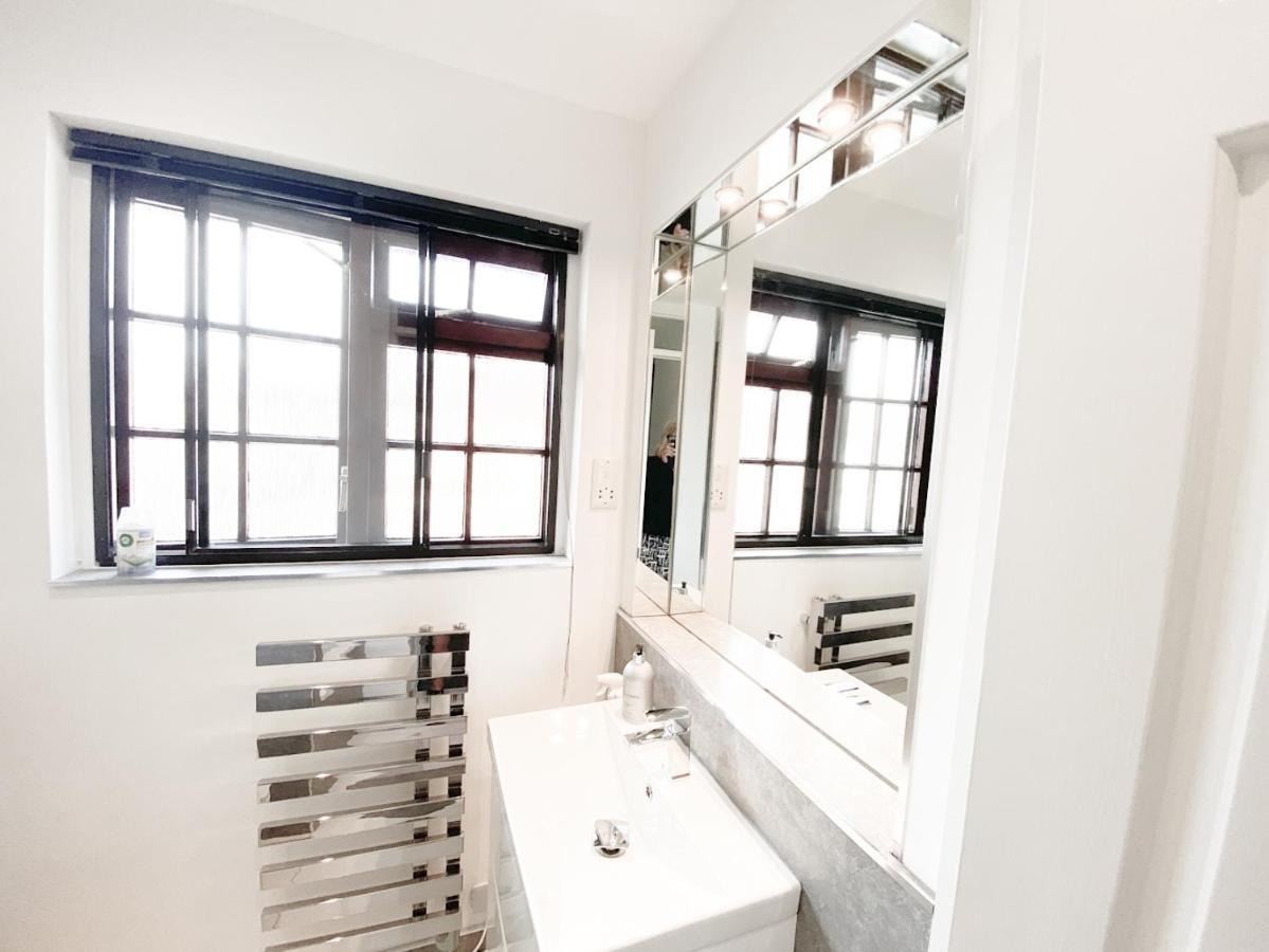Harbourside House - Great Location - Parking - 2 En-Suites - Sleeps 5 Plus 1 Poole Exteriör bild